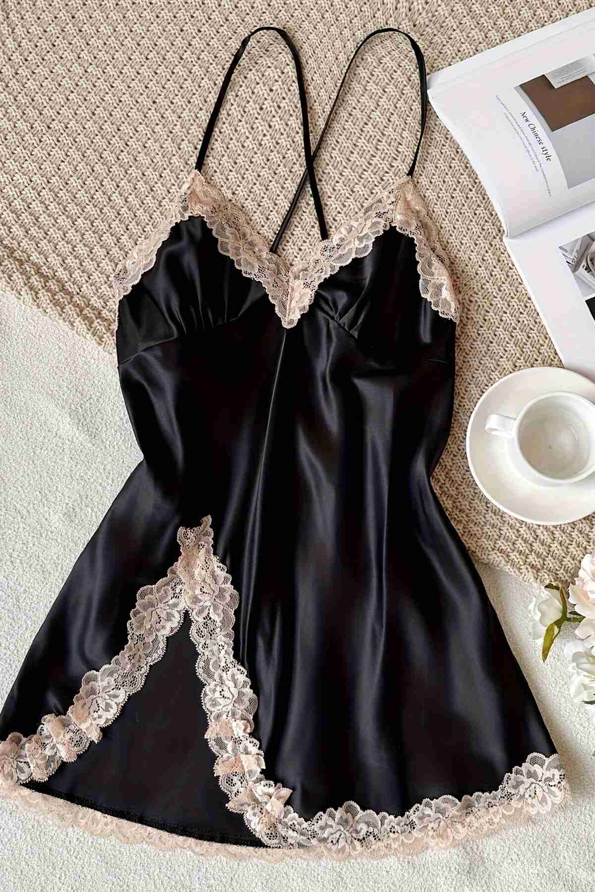 Aşk Lingerie Fantazi Dantel Büzgü Detaylı Yırtmaçlı Saten Gecelik Siyah
