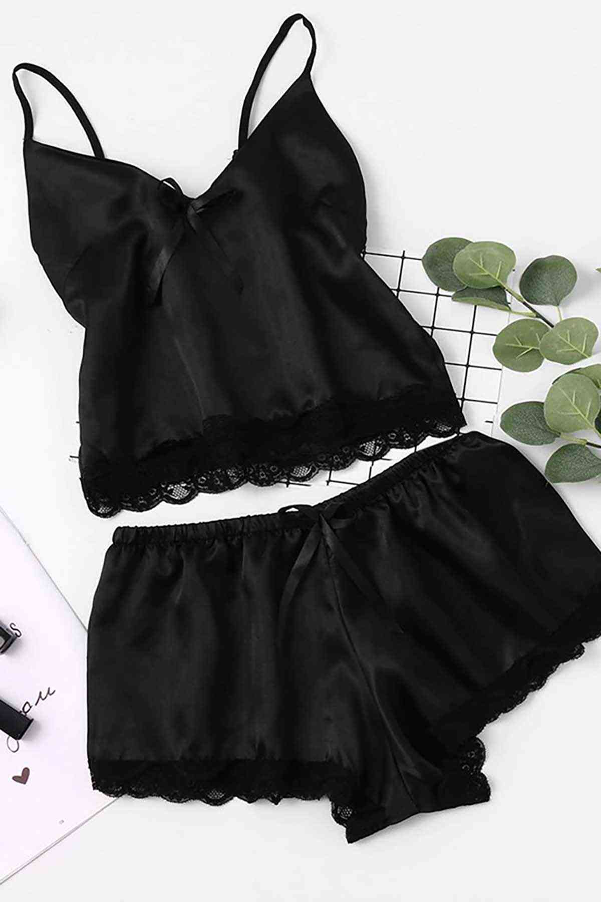 Fantazi Özel Saten Dantel Tasarımlı Şortlu Pijama Takım Siyah